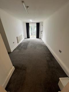 1 bedroom flat to rent, Heath Park Road, Romford RM2