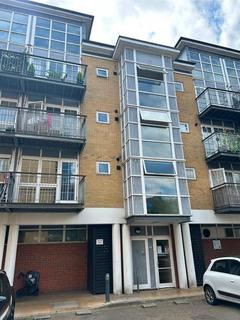 2 bedroom flat to rent, Malt House Place, Romford