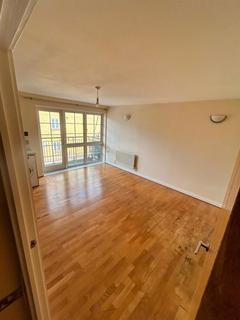 2 bedroom flat to rent, Malt House Place, Romford