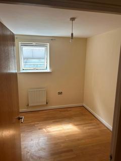 2 bedroom flat to rent, Malt House Place, Romford