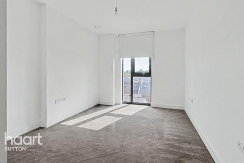 2 bedroom flat for sale, High Street, sutton