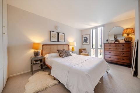 2 bedroom flat for sale, Consort Road, London, SE15
