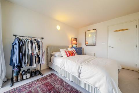 2 bedroom flat for sale, Consort Road, London, SE15