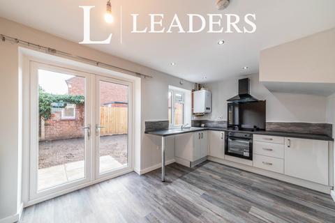 3 bedroom semi-detached house to rent, Philip Road, NG24