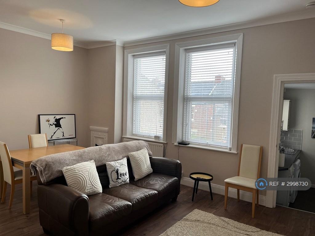 Apartment in Newcastle upon Tyne, Tyne and Wear - View 2