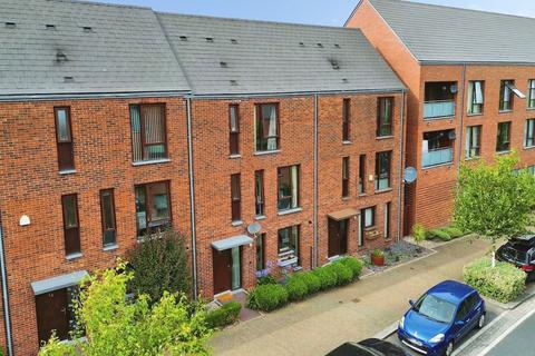 4 bedroom terraced house for sale, Ketley Park Road, Telford TF1