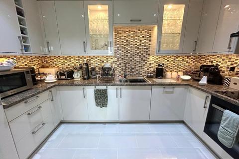 2 bedroom apartment for sale, Victoria Wharf, Cardiff