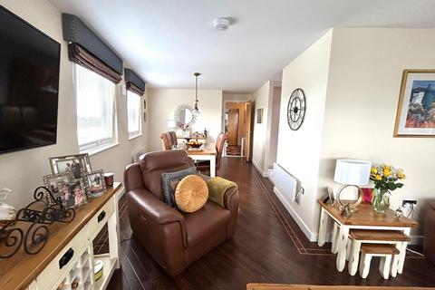 2 bedroom apartment for sale, Victoria Wharf, Cardiff