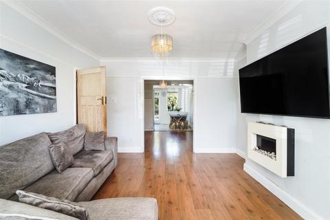 4 bedroom semi-detached house for sale, Manor Way, Woodmansterne, Banstead