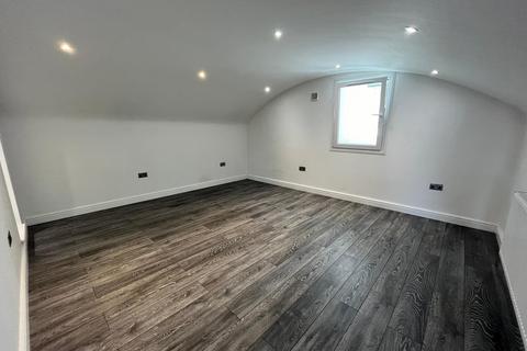 2 bedroom apartment to rent, Devereux House, Birmingham, B46