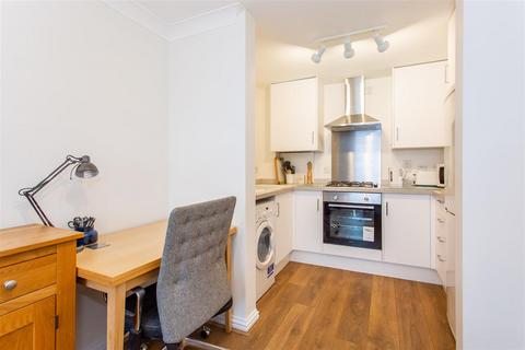 1 bedroom flat for sale, Greencourt House, Stepney Green, E1