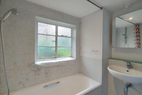 2 bedroom flat for sale, 73 Hampton Road, Teddington, Middlesex, TW11 0LA