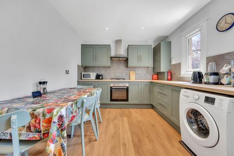 3 bedroom flat to rent, Skipsey Avenue, East Ham, E6