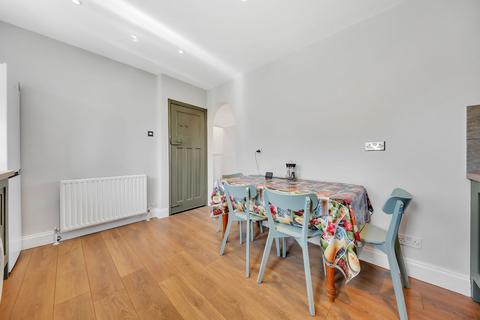 3 bedroom flat to rent, Skipsey Avenue, East Ham, E6