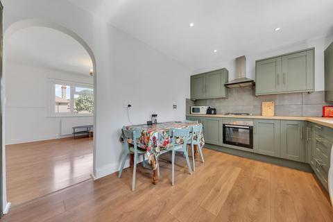 3 bedroom flat to rent, Skipsey Avenue, East Ham, E6