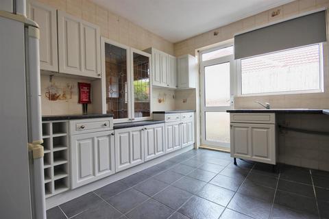 2 bedroom detached bungalow for sale, Southgate, Hornsea