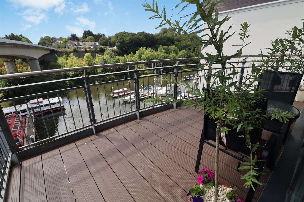 Apartment in Cardiff - More