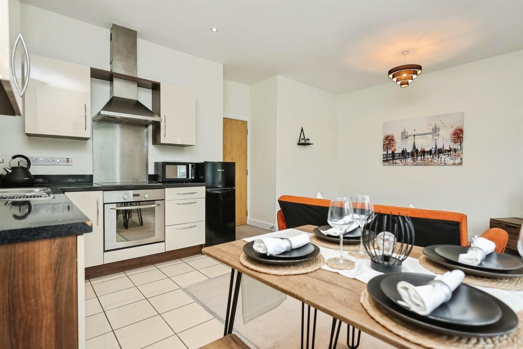 Apartment in Dudley, West Midlands - View 3