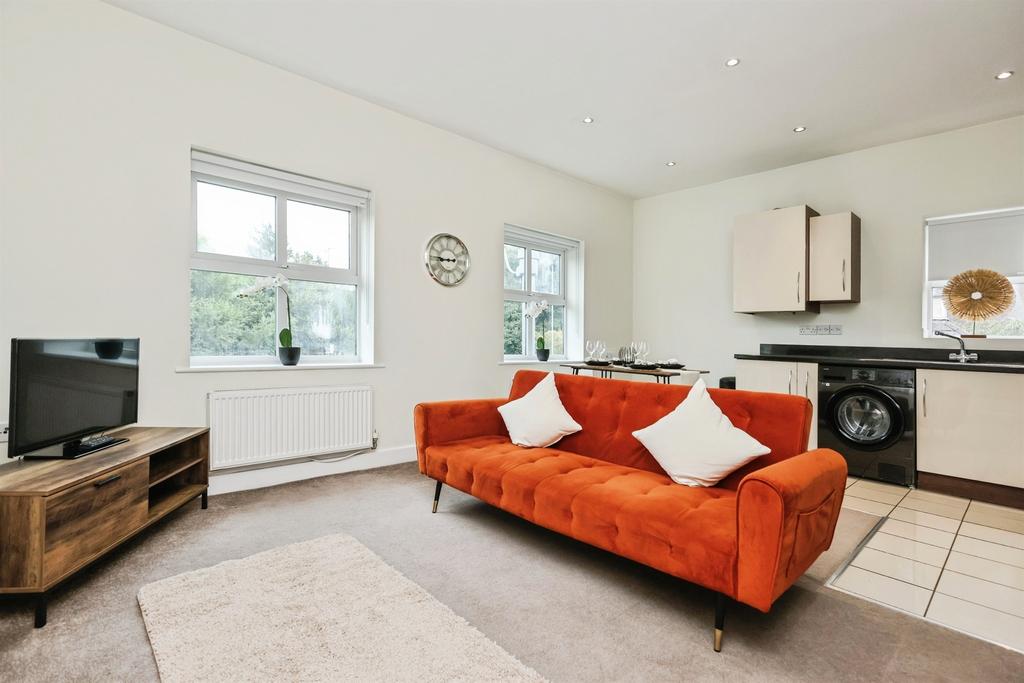 Apartment in Dudley, West Midlands - View 4