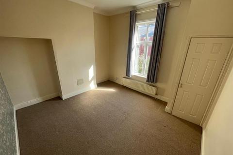 2 bedroom terraced house to rent, Norris Street, Preston