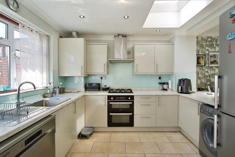 4 bedroom terraced house for sale, Brancaster Road, Manor Park, London, E12