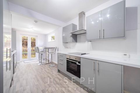 2 bedroom bungalow to rent, Tuddenham Avenue, Ipswich, IP4