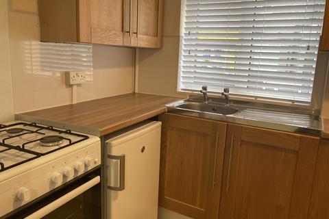 Studio to rent, Springfield Road, Chelmsford CM2