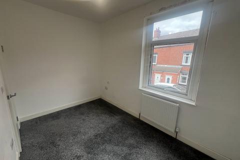 3 bedroom terraced house to rent, Mount Street, Barnsley, S70 1PA