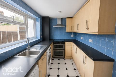 2 bedroom terraced house to rent, Jedburgh Road, LONDON