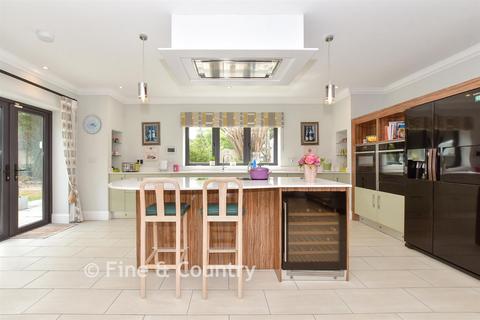 5 bedroom detached house for sale, Hull Place, Sholden, Deal, Kent
