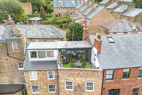 2 bedroom apartment for sale, Crown Street, Harrow on the Hill