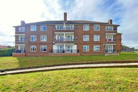 1 bedroom flat to rent, Devizes House, Romford, RM3
