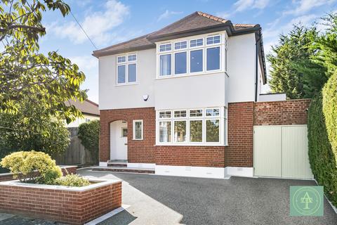 Maxim Road, Grange Park, London, N21