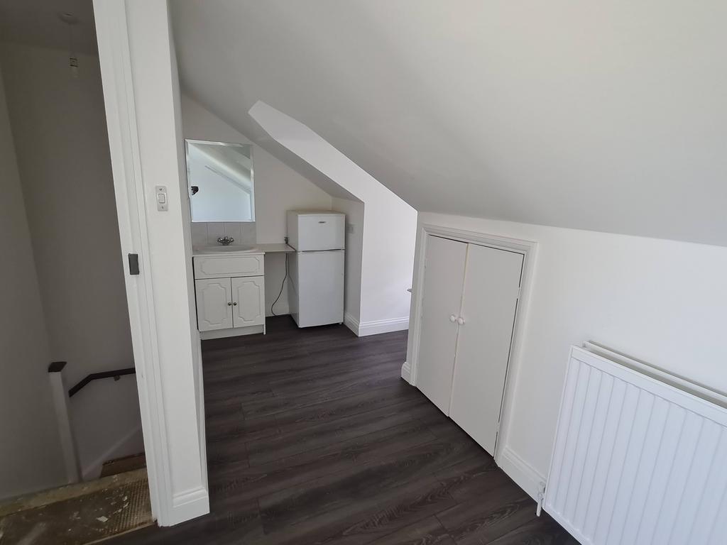 Apartment in Harrow - View 3