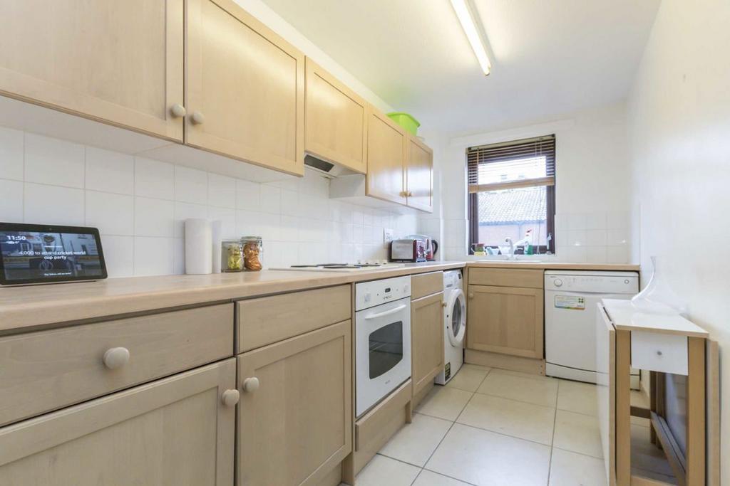 Apartment in London - View 3