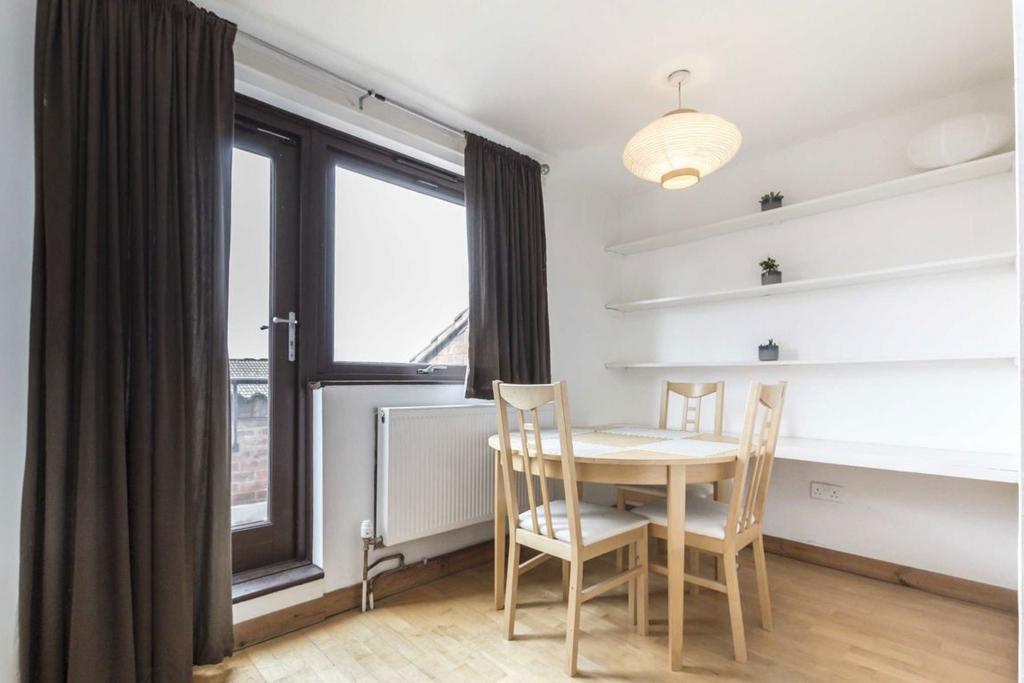 Apartment in London - View 4