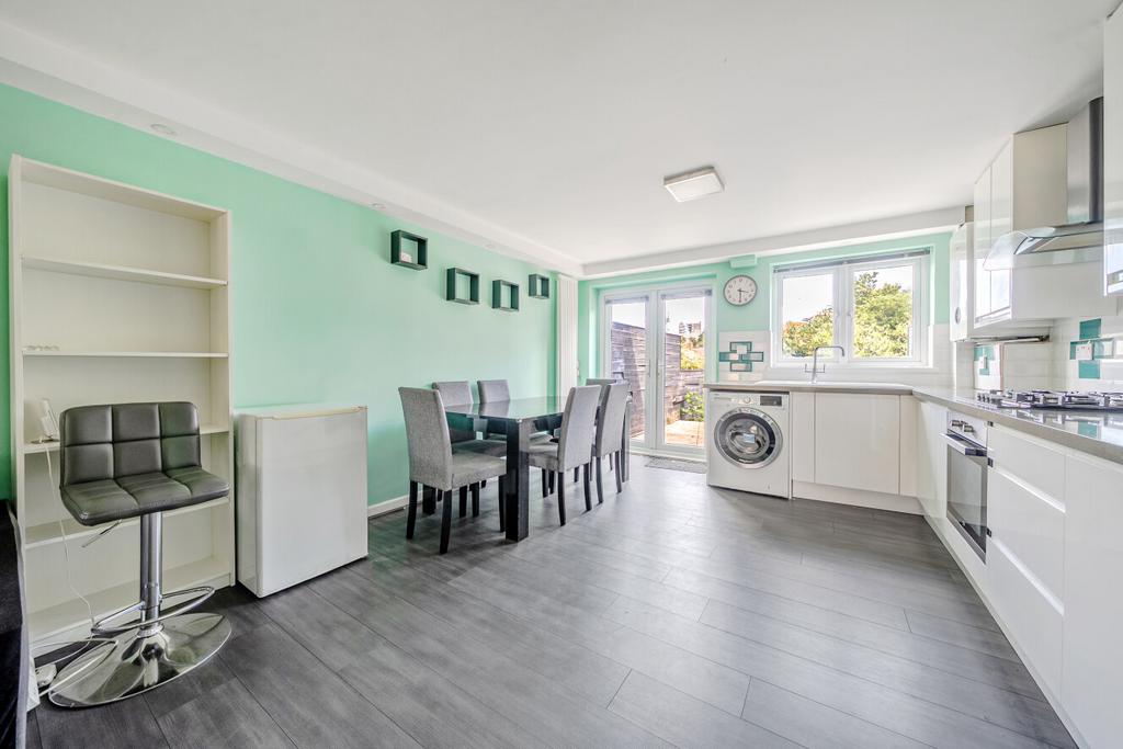 House in London - View 2