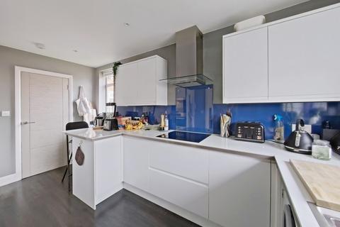 2 bedroom flat for sale, Longlands Court, Sidcup DA15