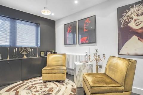 5 bedroom terraced house to rent, Richmond Road, London, E8