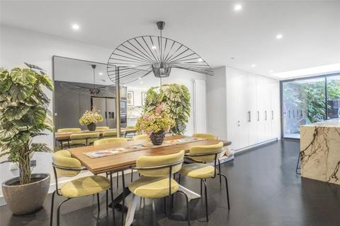 5 bedroom terraced house to rent, Richmond Road, London, E8