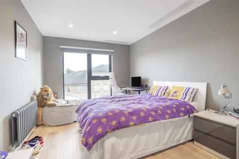 5 bedroom terraced house to rent, Richmond Road, London, E8