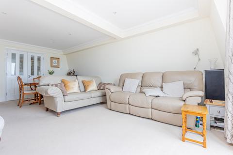 3 bedroom flat for sale, Palm Bay Avenue, Margate, Kent, CT9