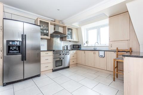 3 bedroom flat for sale, Palm Bay Avenue, Margate, Kent, CT9