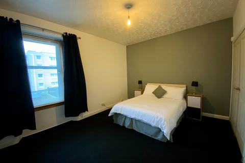2 bedroom flat to rent, Rosabelle Street, Kirkcaldy KY1