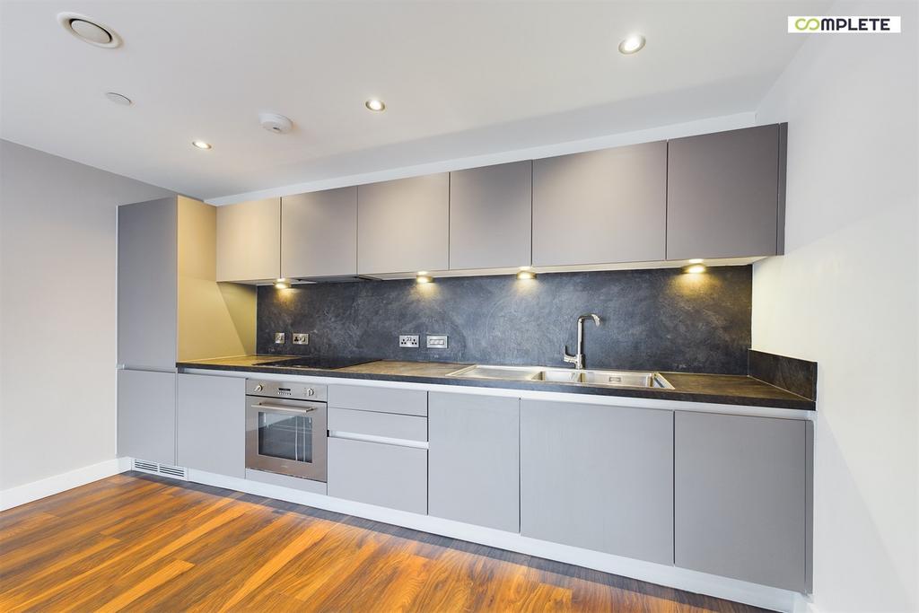 Apartment in Salford, Greater Manchester - View 3