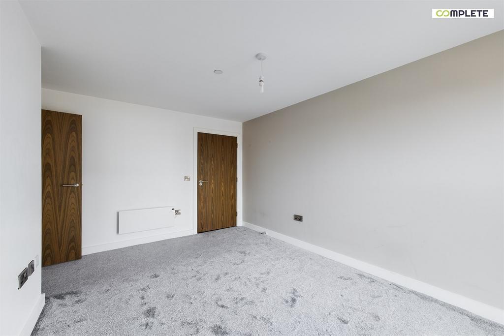 Apartment in Salford, Greater Manchester - View 4