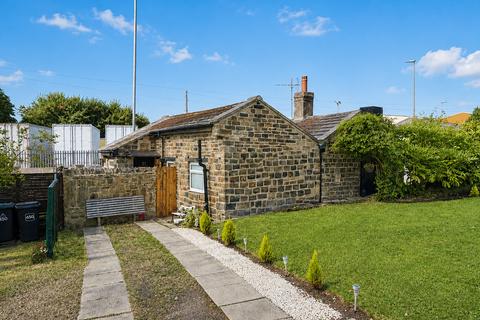 2 bedroom bungalow for sale, Huddersfield Road, Mirfield, West Yorkshire, WF14