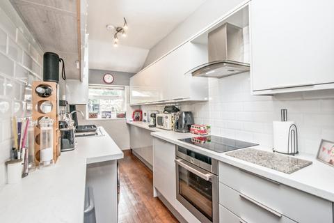 2 bedroom bungalow for sale, Huddersfield Road, Mirfield, West Yorkshire, WF14