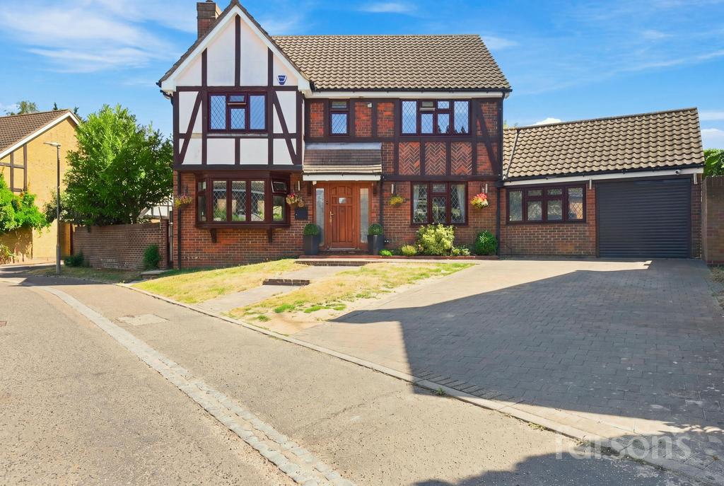 Detached house exterior, driveway, garage