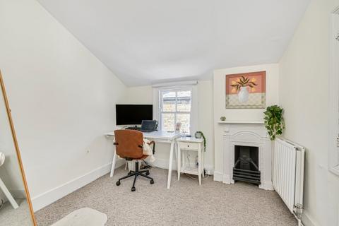 2 bedroom flat to rent, Edgeley Road, Clapham, London, SW4
